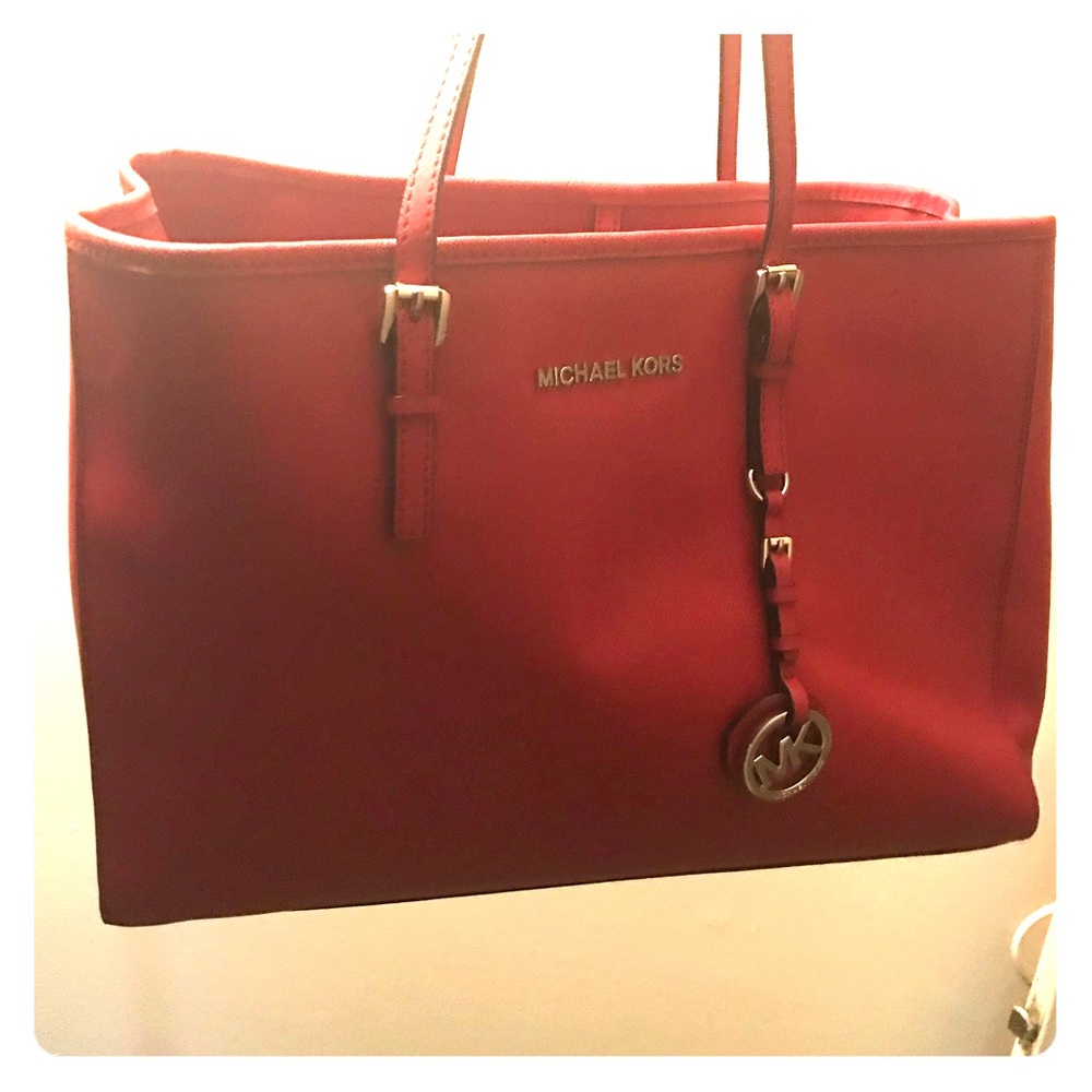 Only wore once still brand new.Contact more photo